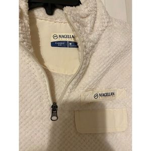 Magellan outdoors sweatshirt